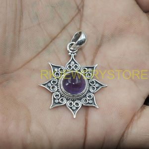 Colgante de Sol con Gema de Amatista, Hecho a Mano, Plata de Ley 925, Diseño Floral Mandala Boho, Joyería Espiritual, Regalo para Mujeres y Unisex - Product Image 2