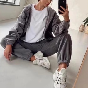 Custom Winter Velour Streetwear Tracksuit Two Piece Zip Cropped Hoodie Wide Leg Pants Set Women Lightweight Wholesale Tall Girl - Product Image 2