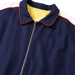 Veste universitaire bleu marine pour homme avec manches crème et bordure rouge, logo imprimé sur le devant, col rabattu, fermeture éclair, vêtement d'automne - Product Image 6