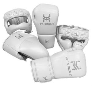 Pack de boxe exclusif Hit N Move, comprenant des gants de boxe ergonomiques, une protection de la tête absorbant les chocs et une protection inguinale athlétique. - Product Image 1