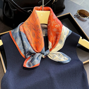 Foulard 100% Soie Véritable Polyvalent et Fin pour Femme, Écharpe Carrée Petite, Hijab d'Été, Bandeau pour Cheveux, Bandana, Foulard de Tête, Foulard de Cou - Product Image 1