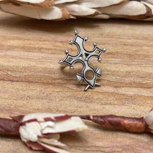 Anillo Abalak con Cruz Gótica, Anillo de Boda para Mujer, Chapado en Oro de 18K, Joyería de Plata con Acabado Oxidado, Símbolo Geométrico - Product Image 3