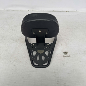 Accesorios para Motocicletas M-Biker, Placa Protectora con Respaldo para Pasajero para Yamaha MT-15, Acero con Recubrimiento en Polvo, Diseño Clásico - Product Image 3
