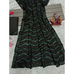 Magnifique sari en organza pour les fêtes, silhouette droite avec broderie de sequins - Product Image 2