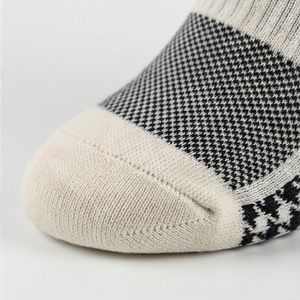 Chaussettes pour hommes, motif pied-de-poule, tricotées, respirantes, coton, polyester, élasthanne, style classique pour tous les jours, automne - Product Image 6