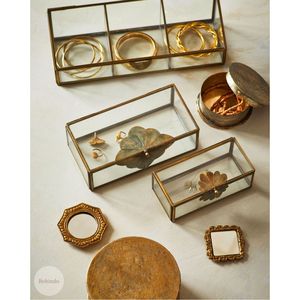 Boîte à trésors en verre avec cadre en laiton minimaliste, organiseur de maquillage de bureau |   Boîte à ombres en verre de style antique pour la décoration de la maison - Product Image 4