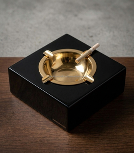 ที่เขี่ยบุหรี่ทรงสี่เหลี่ยมพรีเมียม ทำด้วยมือจากเรซิ่นรักษ์โลกและโลหะ ตกแต่งด้วยลายฝัง  เหมาะสำหรับใช้ในสำนักงานและตกแต่งบ้าน - Product Image 4