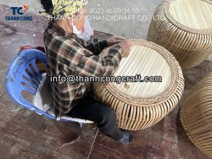 URNE EN BOIS NATUREL Fabriquée à la main pour la crémation avec expédition rapide et Service personnalisé pour les distributeurs d'urnes en bois pour animaux de compagnie dans le monde entier - Product Image 5