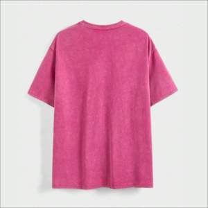 เสื้อยืดโอเวอร์ไซส์ทรงหลวมสำหรับผู้ชายและผู้หญิง ผ้าฝ้าย พิมพ์ลายกราฟิก ทนทาน หนา สไตล์ลำลอง แฟชั่นสตรีท รับผลิตแบบ OEM - Product Image 3