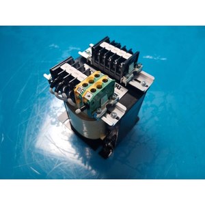 Transformateur d'isolement de puissance FuKuda Electric Works T-58468-M, utilisé comme pièce détachée pour équipement semi-conducteur d'époque - Product Image 2