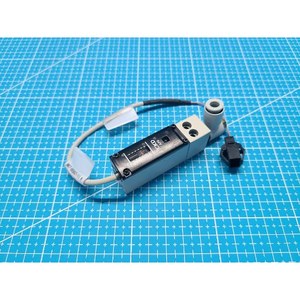 Interruptor de Presión de Aire Compacto CKD APS-6D5-W, Usado como Pieza de Repuesto para Equipos Legacy Semiconductor - Product Image 3