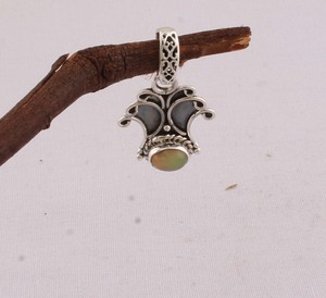 Wholesale Vintage Natural <b>Opal</b> Bezel Setting Pendant 925 Sterling Silver Plated Dotted Handmade Gemstone Pendant - Product Image 6