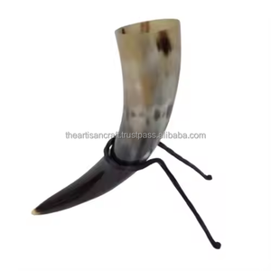 Grande corne à boire Viking avec support en fer forgé Tasse à bière de style nordique fabriquée à la main Idéal pour la décoration médiévale - Product Image 2