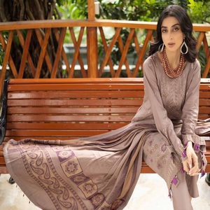 Trajes Punjabi-Ropa diaria de Pakistán y ropa India Salwar Kameez paquistaní para mujer en Jacquard de Dr Haris a precio de fábrica - Product Image 3