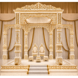 Mandap de mariage élégant blanc et or avec des sculptures complexes, mandap traditionnel de mariage tamilien, mandap Maharaja, Raj Mahal Mandapam - Product Image 1