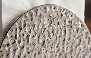 Porte-serviettes en argent massif, support en métal texturé moulé, accessoire de décoration pour cuisine et salle à manger, article en stock - Product Image 4
