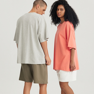 Nouveauté : T-shirt blanc à manches courtes et col rond pour homme, coupe classique, en jersey de coton, couleur unie, design épuré, disponible en ligne - Product Image 4