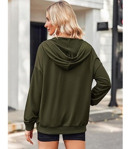 Sudadera con capucha informal cómoda de algodón 100% para mujer, de manga larga, cuello redondo, hombros caídos, color liso, con cremallera, al mejor precio al por mayor - Product Image 4