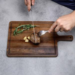 Planche à découper et de service en bois de noyer vintage avec poignée Plateau de service en bois Planche en bois réversible avec rainure à jus - Product Image 2