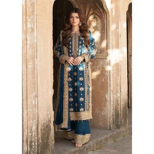 Conjunto de Top y Pantalón de Satén con Dupatta y Elegante Bordado con Lentejuelas - Product Image 1