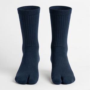 Calcetines de Yoga Premium con Dedos Separados, Diseño de Tiras en la Pantorrilla, Antideslizantes, para Pilates, Barre, Danza, Fitness, Color Personalizado - Product Image 1