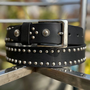 Cinturón de Lujo Vintage Hecho a Mano con Diseño de Piel y Hebilla de Acero Resistente - Product Image 1