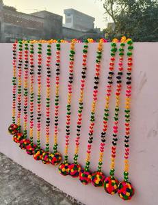 Guirlandes décoratives artisanales de boules pompons Holi - Décorations suspendues pour le festival indien Rangotsav, cabine photo, décoration intérieure et événements extérieurs - Product Image 4