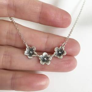 Pendentif Fleur de Cerisier Multi-Engagements Plaqué Or Fait Main en Argent Sterling 925, Motif Botanique Délicat - Product Image 6