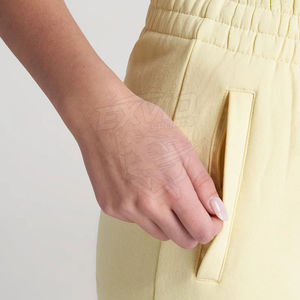 กางเกงขาสั้นผู้หญิงคุณภาพสูง ดีไซน์ทันสมัย สีพื้น ราคาส่ง ดีไซน์ใหม่ - Product Image 4