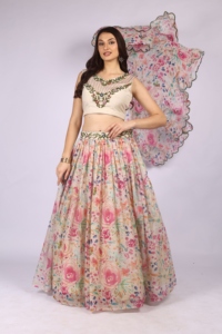 Le meilleur choix pour les fêtes : Lehenga Choli imprimé pour femmes avec dupatta en organza et travail de perles – Tenue élégante pour les festivals - Product Image 3