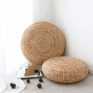 Cojín Redondo Boho de Jacinto de Agua Tejido Vietnamita al por Mayor, Hecho por King Craft Viet - Product Image 1