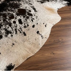 Tapis moderne en cuir de vachette, motif animalier noir et blanc naturel, forme originale, pour salon, avec envers en caoutchouc, poils plats - Product Image 3