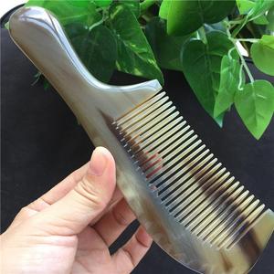 Peine de Cuerno de Búfalo Hecho a Mano, Natural y Pulido, con Dientes Anchos para Desenredar Cabello Grueso y Rizado, Cuidado Diario y Peinado de Barba - Product Image 1