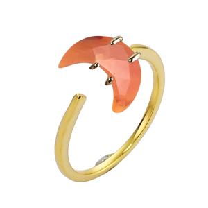 แหวนพลอยคาร์เนเลียนรูปพระจันทร์เสี้ยวเจียระไน – เครื่องประดับชุบทองเรียบง่ายขายส่ง - แหวนปรับขนาดได้แบบพิเศษ - Product Image 1