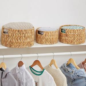 Ensemble de 3 paniers ronds en jacinthe d'eau tressés à la main avec poignées, paniers de rangement faits à la main, vente en gros, écologiques, fabriqués au Vietnam - Product Image 5