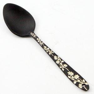 Juego de cubiertos negros de 4 piezas con mangos de diseño floral blanco, personalizables y duraderos, juegos de cubiertos modernos para uso en la cena. - Product Image 6