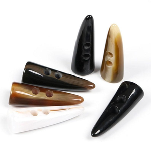 Botones de Cuerno Modernos Hechos a Mano de Alta Calidad y Ecológicos con 2 Agujeros - Product Image 3