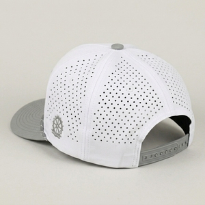 หมวกแก๊ปแบบ Snapback 5 ชิ้นส่วน พรีเมียมสั่งทำพิเศษ ตัดด้วยเลเซอร์ ระบายอากาศได้ดี ปักลาย 3 มิติ ปรับขนาดได้ เหมาะสำหรับกิจกรรมกลางแจ้ง รับผลิตแบบ OEM ขั้นต่ำน้อย - Product Image 2