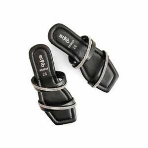 รองเท้าแตะทางการสีดำเด็กผู้หญิง - Product Image 1