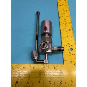 Válvula de Purga Final N2 para Soldaduras AMAT 0050-10104 - Equipos y Piezas de Semiconductores de Confianza de Marca Global - Product Image 1