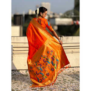 Sari Paithani Orange Paon Elite Weaves avec Détail Tissé Zari 650g Vêtements Indiens et Pakistanais - Product Image 4