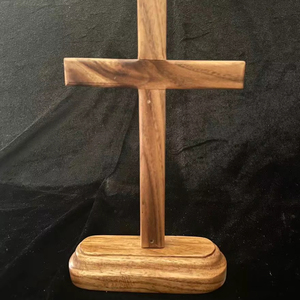 Cruz Moderna de Madera Clara - Product Image 1