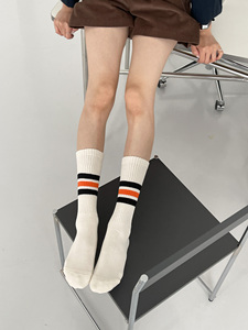 Chaussettes épaisses et solides pour femmes, avec coussinets supplémentaires, séchage rapide, haute élasticité, longueur mi-mollet, style classique, fabriquées en coton peigné doux et respirant - Product Image 5