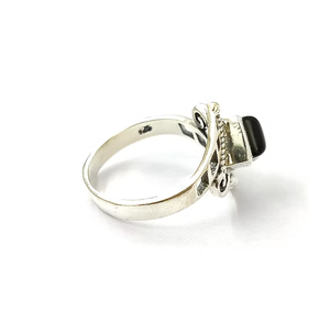 Anillo de Plata 925 con Diseño Estructurado Único y Ónix Negro, Joyería Antideslustre para Uso Diario, Ideal para Regalo, Venta al Por Mayor - Product Image 3