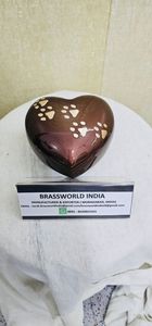 Urna Ecológica y Duradera para Cenizas de Mascotas con Capacidad de 220 Pulgadas Cúbicas - Product Image 3