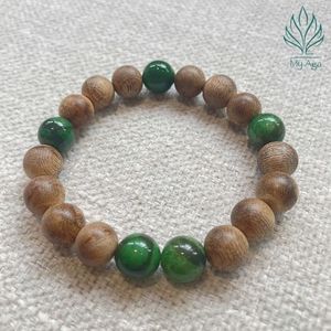 สร้อยข้อมือไม้กฤษณาเกรดพรีเมียม รุ่น AL-SG.02.10.005 สำหรับทุกเพศทุกวัย ประดับด้วยลูกปัดไม้กฤษณาธรรมชาติ 14 เม็ด และลูกปัดปะการังสีเขียว 5 เม็ด ขนาด 10 มม. - Product Image 3