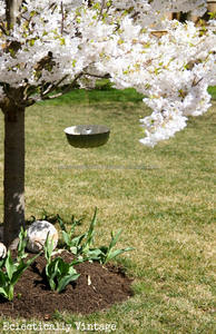 Comedero para Pájaros de Metal Rústico Moderno en Forma de Cono con Acabado en Cobre y Hierro, Perfecto para Decoración de Jardín y Granja - Product Image 6