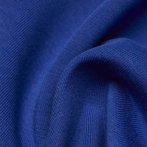Sudadera con capucha azul para mujer, con manga raglán, cremallera completa, logotipo bordado personalizado en el pecho, tejido de algodón y felpa. - Product Image 6