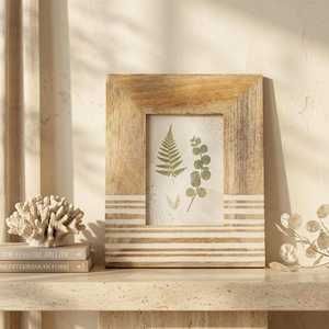 Cadre photo artisanal haut de gamme en résine et bois incrusté – Motif multicolore vibrant fait main, forme et dimensions personnalisées, décoratif - Product Image 1