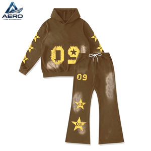 Ensemble de survêtement marron délavé personnalisé pour homme, avec sweat à capuche imprimé motif étoile vintage et pantalon de survêtement évasé, ensemble 2 pièces - Product Image 1